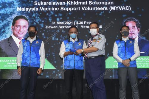 DATUK SERI REEZAL MERICAN NAINA MERICAN & KHAIRY JAMALUDDIN