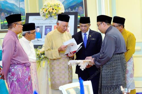 PTJ25_31102014_PM_BUKU