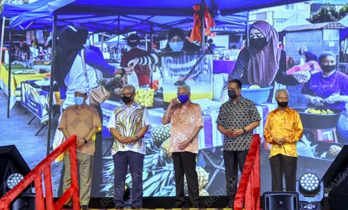DATUK SERI ISMAIL SABRI YAAKOB