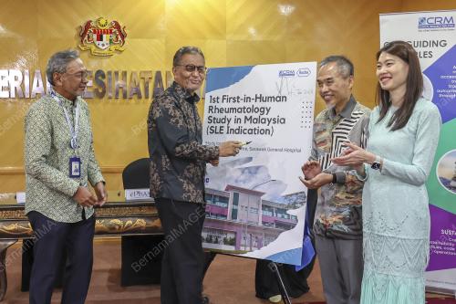 DATUK SERI DR DZILKEFLY AHMAD