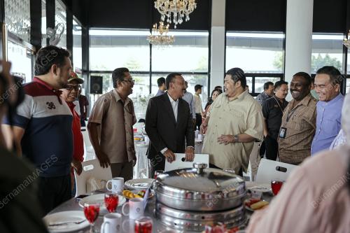 DATUK RUSLIN JUSOH
