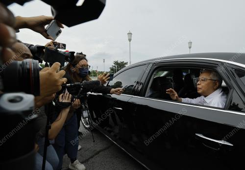 DATUK SERI ISMAIL SABRI YAAKOB