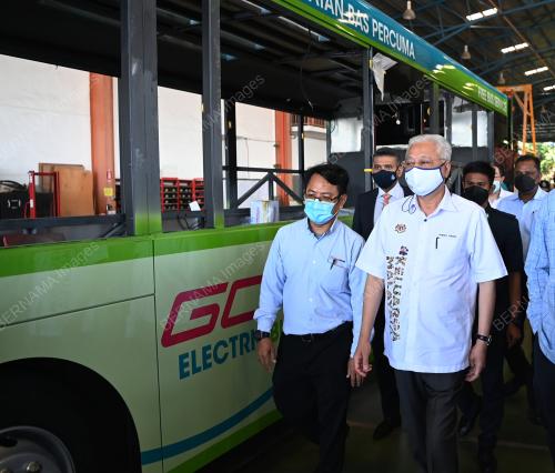 DATUK SERI ISMAIL SABRI YAAKOB