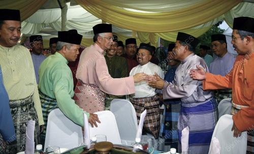MOHD NAJIB TUN ABDUL RAZAK