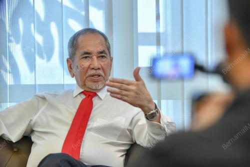DATUK SERI DR WAN JUNAIDI TUANKU JAAFAR