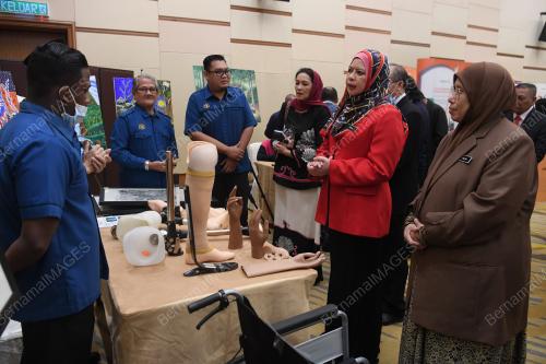 DATUK SERI RINA MOHD HARUN