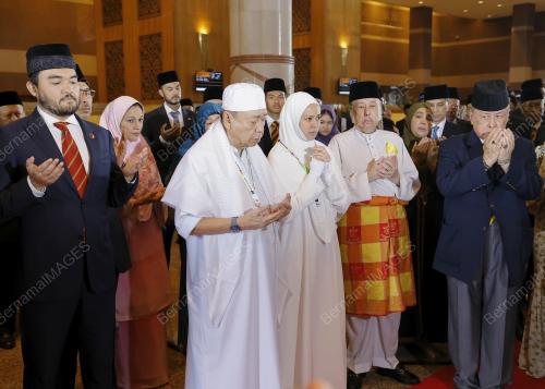 SULTAN SHARAFUDDIN IDRIS SHAH