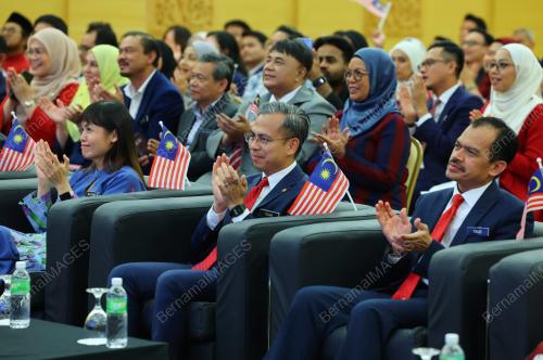 FAHMI FADZIL