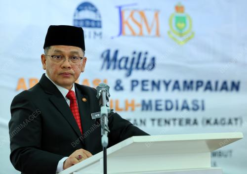 DATUK DR MOHD NAI'M MOKHTAR