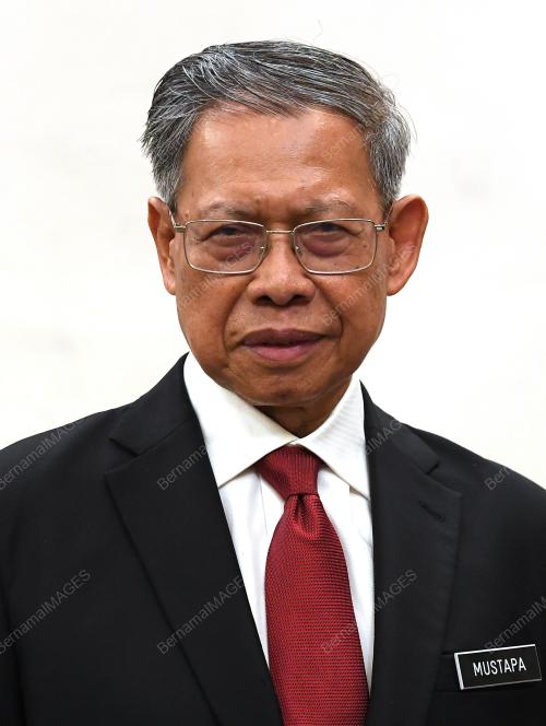 DATUK SERI MUSTAPA MOHAMED