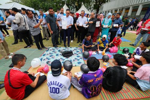 FAHMI FADZIL