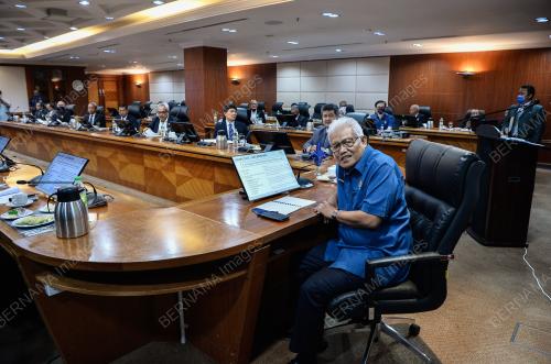 DATUK SERI HAMZAH ZAINUDIN