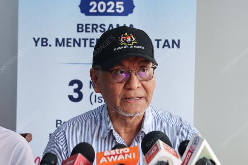 DATUK SERI DR DZULKEFLY AHMAD