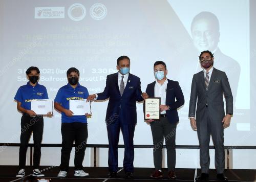 DATUK SERI REEZAL MERICAN NAINA MERICAN
