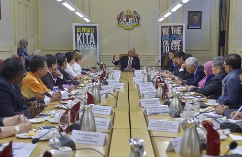 PTJ27_03102017_MEJA_BULAT