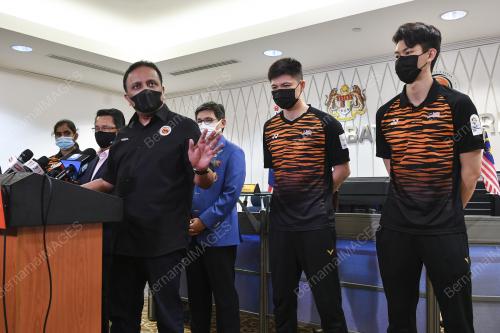 DATUK SERI REEZAL MERICAN NAINA MERICAN