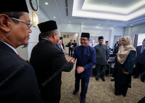 DATUK DR MOHD NA'IM MOKHTAR