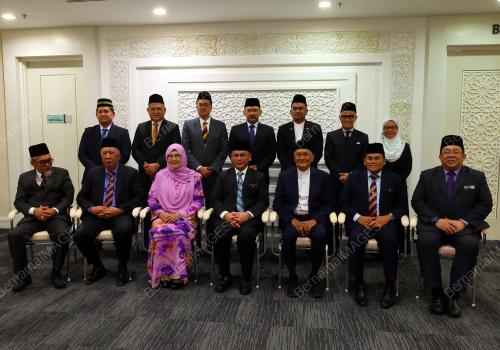 DATUK DR MOHD NA'IM MOKHTAR