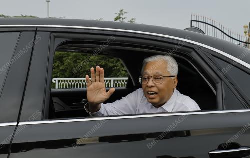 DATUK SERI ISMAIL SABRI YAAKOB
