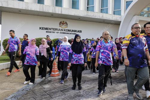 BRISK WALK KEMENTERIAN KOMUNIKASI