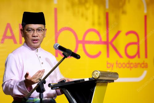 SENATOR DATUK DR MOHD NA'IM MOKHTAR