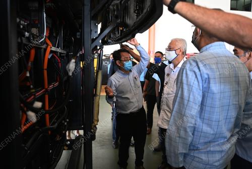 DATUK SERI ISMAIL SABRI YAAKOB