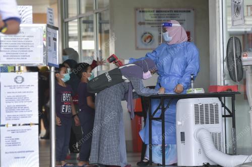 PETUGAS BARISAN HADAPAN KESIHATAN