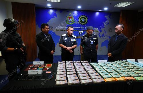 DATUK RUSLIN JUSOH