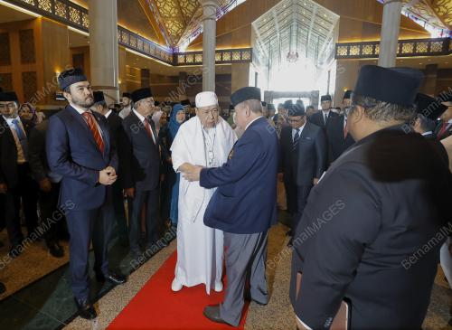 SULTAN SHARAFUDDIN IDRIS SHAH