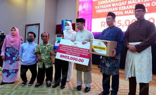 SENATOR DATUK DR MOHD NA'IM MOKHTAR