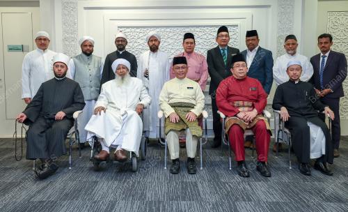 DATUK DR MOHD NA`IM MOKHTAR