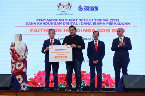 FAHMI FADZIL