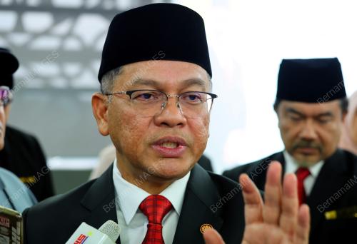 DATUK DR MOHD NAI'M MOKHTAR