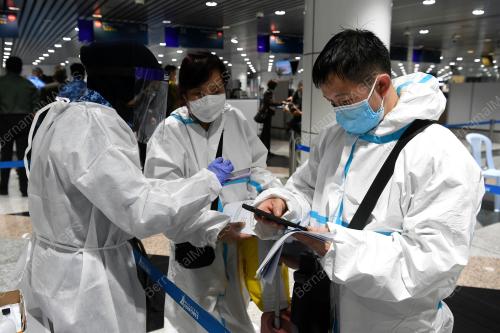 TINJAUAN KETIBAAN PELANCONG DI KLIA