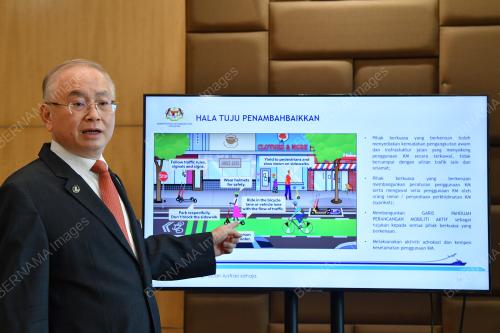 DATUK SERI IR WEE KA SIONG