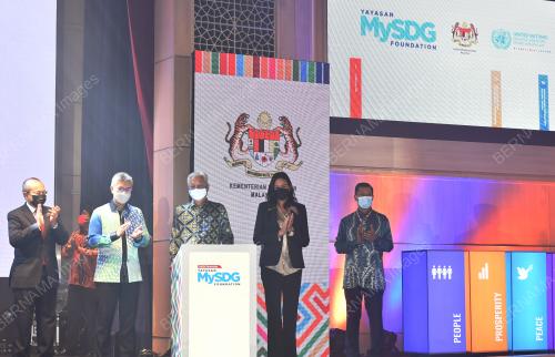 DATUK SERI ISMAIL SABRI YAAKOB