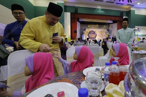 DATUK SERI AMIR HAMZAH AZIZAN