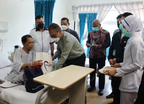 DATUK SERI DR DZULKIFLY AHMAD