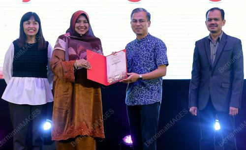 FAHMI FADZIL