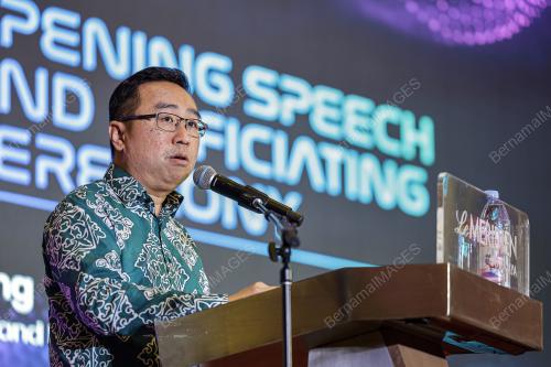 TAN SRI ABANG JOHARI TUN OPENG