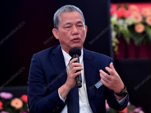 DATUK SERI FADILLAH YUSOF