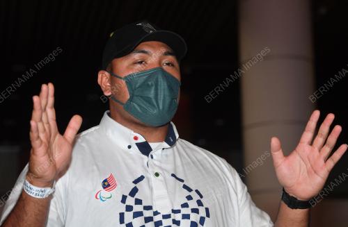 ATLET PARALIMPIK TIBA DI KLIA