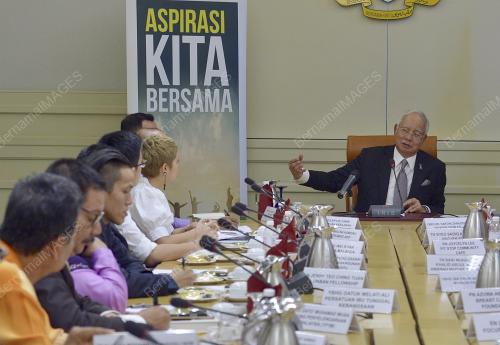 PTJ28_03102017_MEJA_BULAT