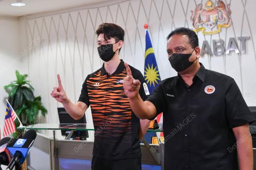 DATUK SERI REEZAL MERICAN NAINA MERICAN