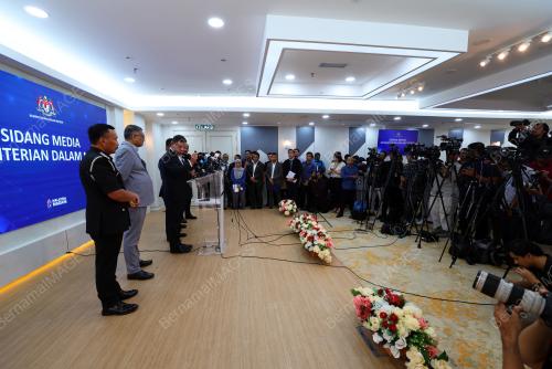 DATUK SERI SAIFUDDIN NASUTION ISMAIL