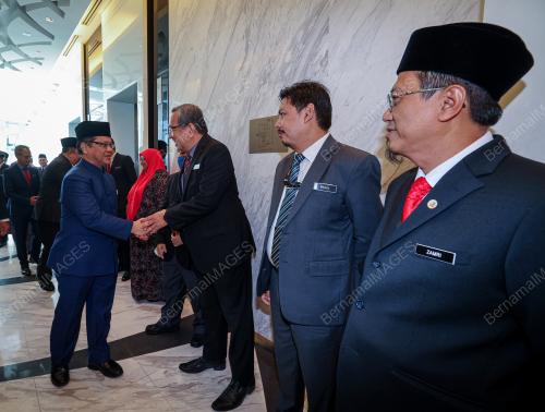 DATUK DR MOHD NA'IM MOKHTAR