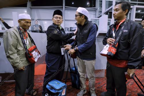 DATUK MOHD NA'IM MOKHTAR