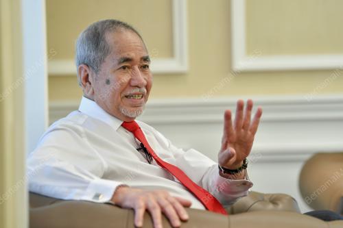 DATUK SERI DR WAN JUNAIDI TUANKU JAAFAR