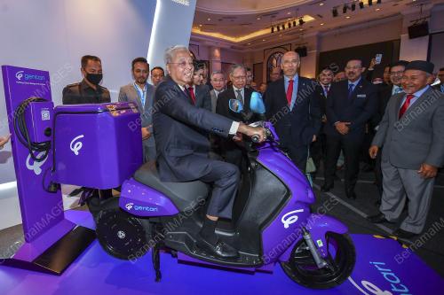 DATUK SERI ISMAIL SABRI YAAKOB