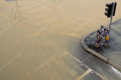 BANJIR DI DENGKIL